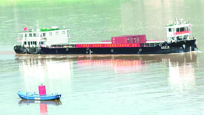 船舶运力稳增提质 水运经济平稳增长 今年上半年,全区水路运输累计完成货运量2015万吨,同比增长2.4%